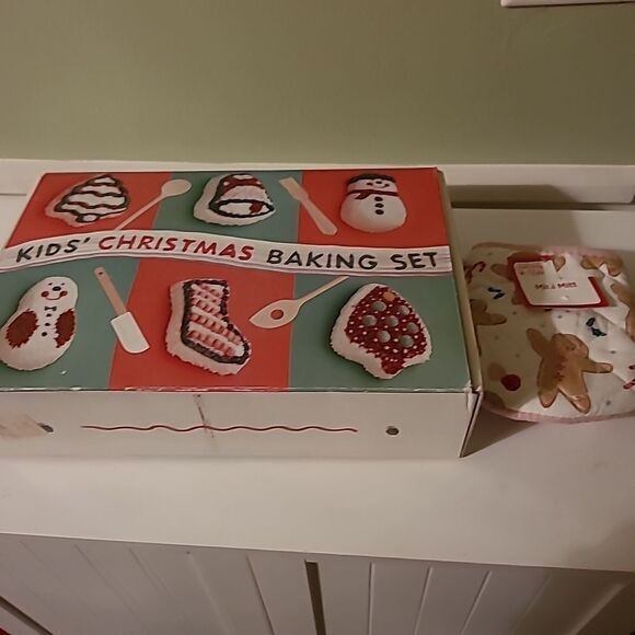 1998 Williams Sonoma Kid's Baking Set - Picture 1 of 11